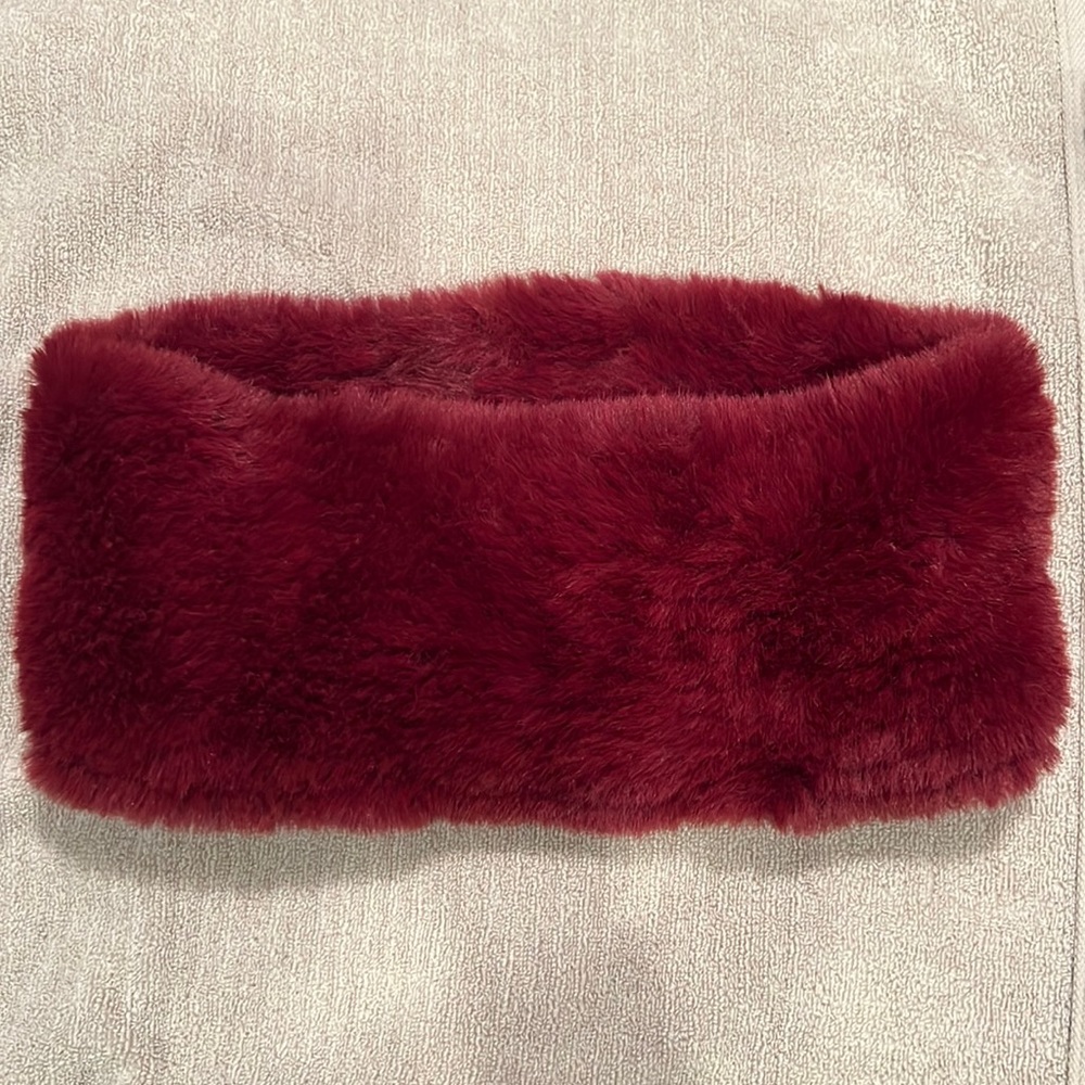 **SOLD*** - Faux Fur Burgundy Circle Scarf